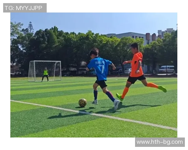 青少年足球运动的推广与发展对健康成长的重要意义与实践探索